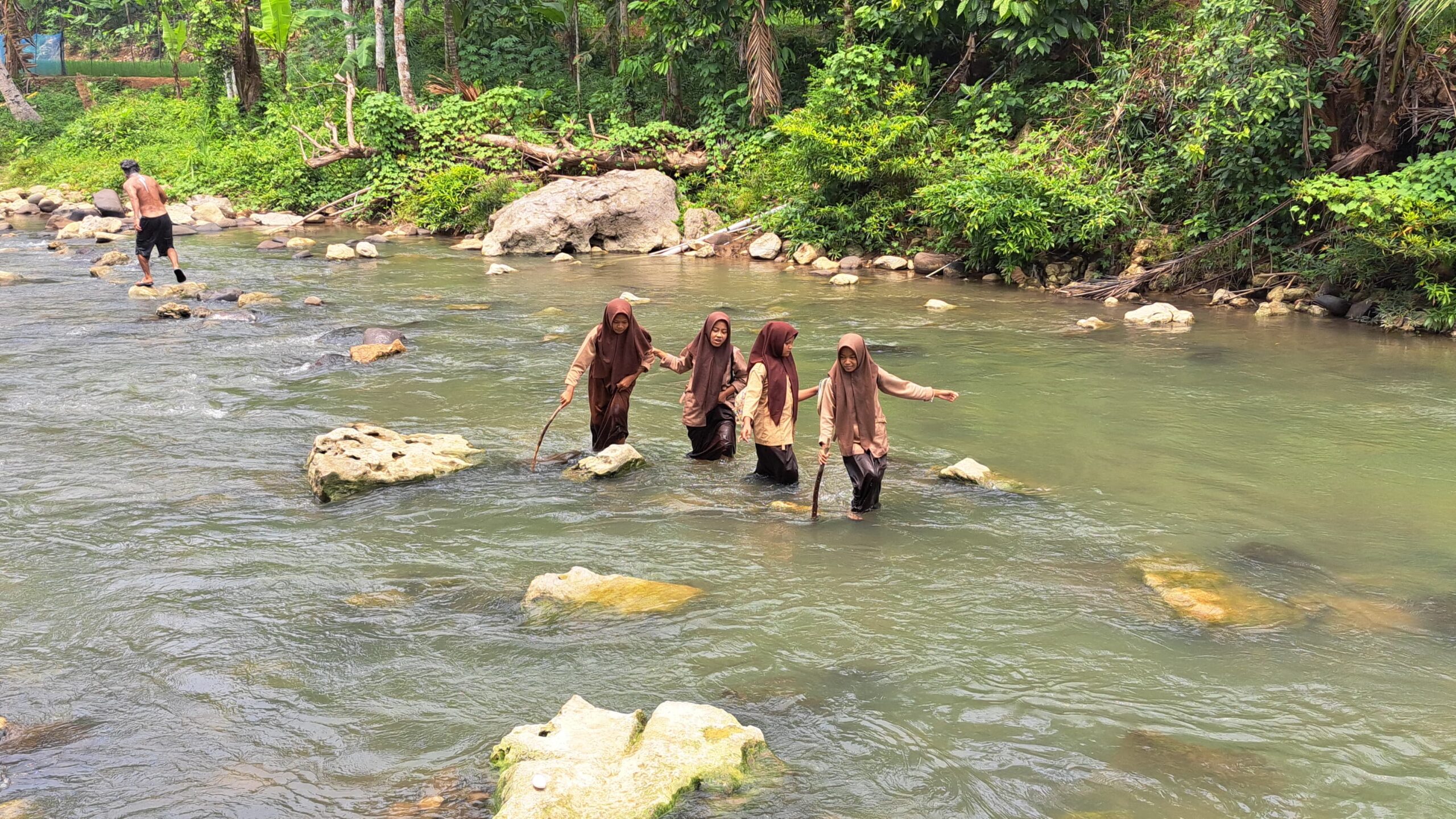 Menyebrangi Sungai