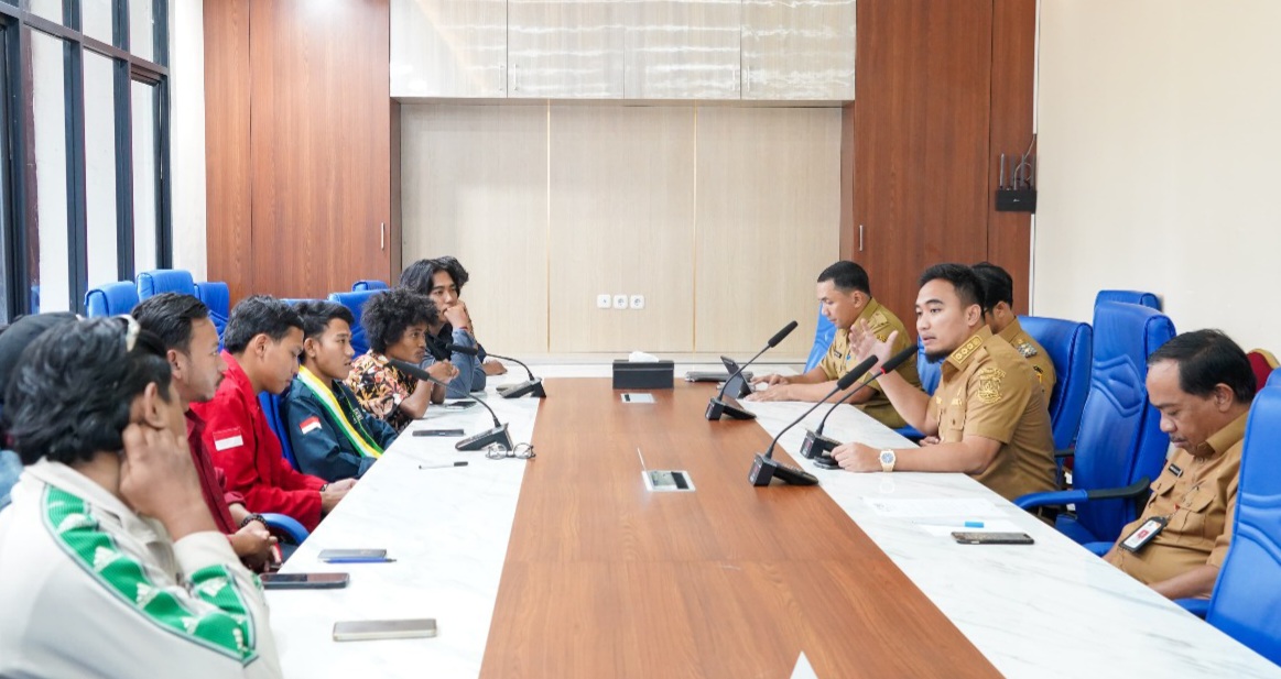 Wali Kota Cilegon dan Mahasiswa Cilegon