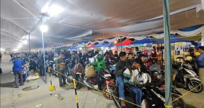 Antrean Pemudik Motor