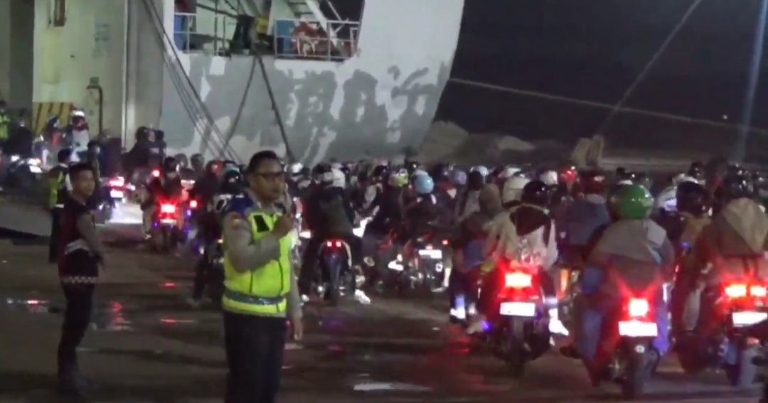 Pemudik Motor di Ciwandan
