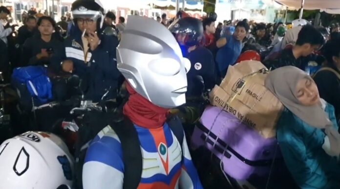 Ultraman mudik