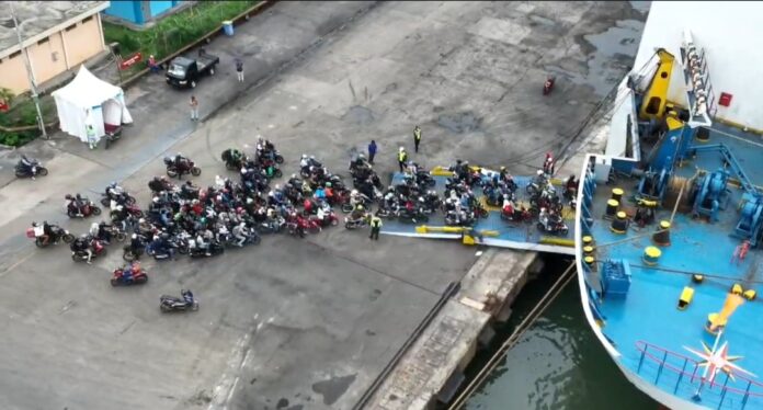Pemudik Motor di Ciwandan