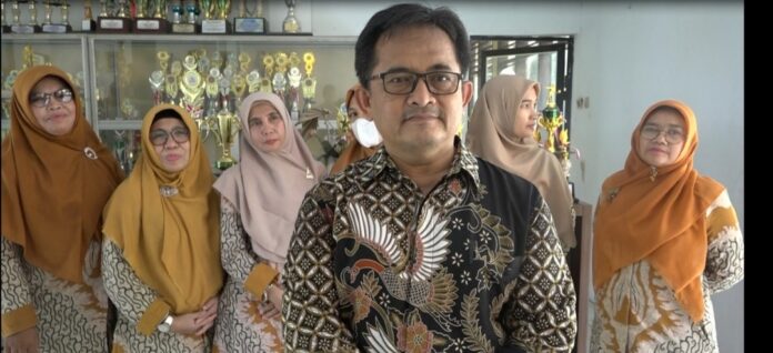 Kepsek SMP Kramatwatu