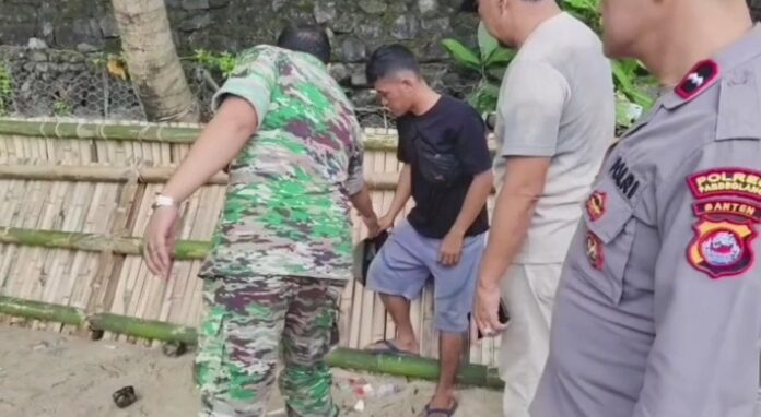 Pungli Pantai Carita