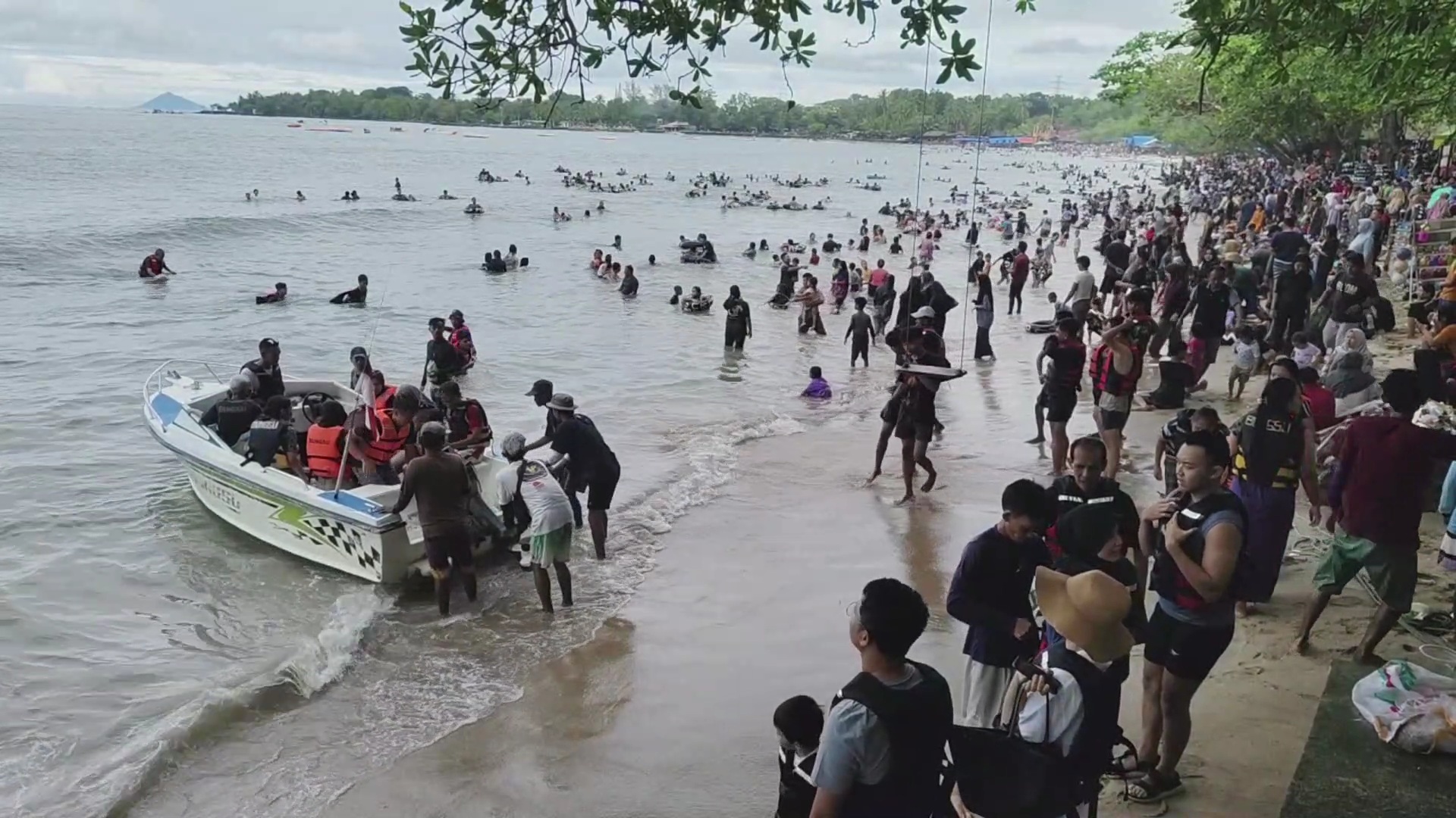 Pantai Carita