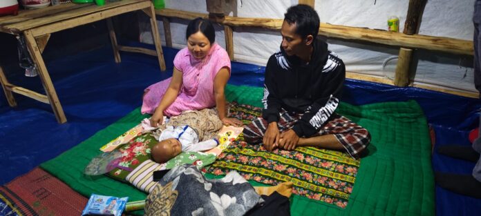 Penghuni Huntara Cigobang