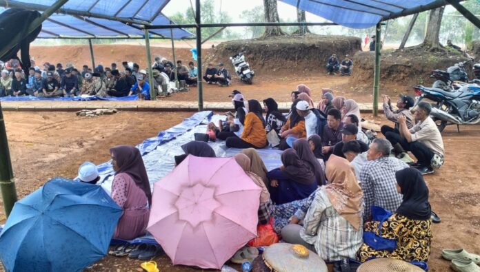 Penanaman Pohon di Cikamunding