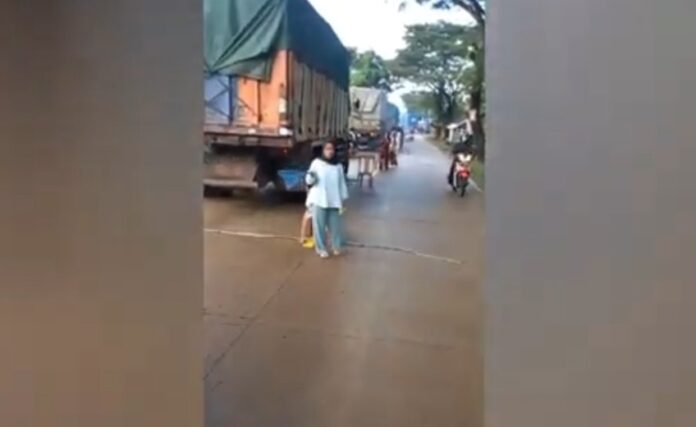 Truk Pengangkut Batubara