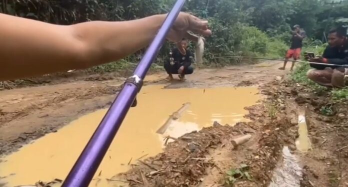 Jalan Rusak di Lebak