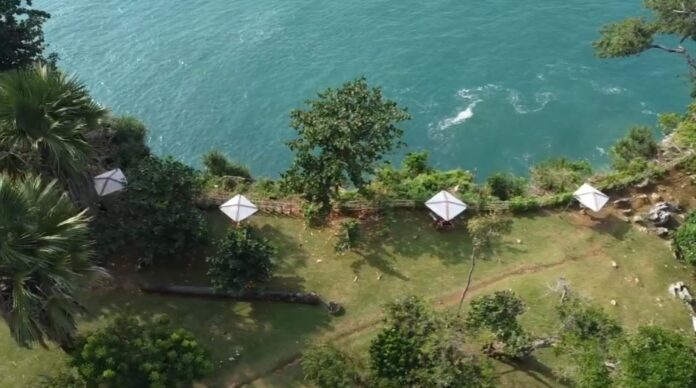 Pantai Karang Bokor
