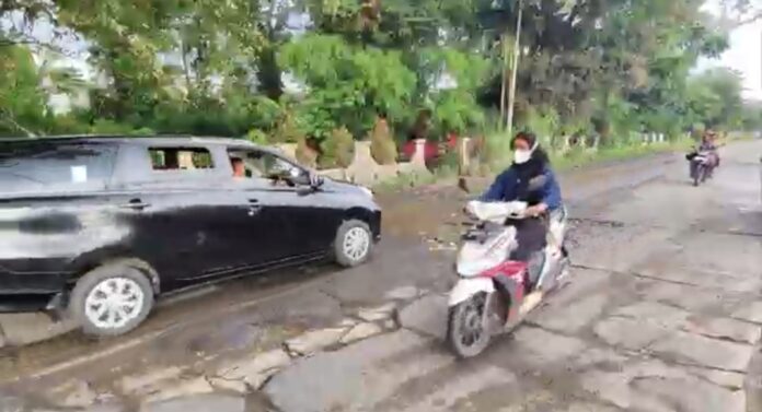 Jalan Rusak Lebak