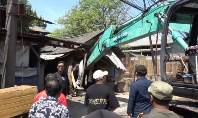 Penertiban Bangunan Liar