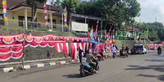 Pedagang Bendera Merah Putih