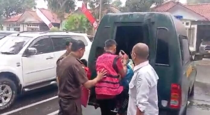 Korupsi Sampah