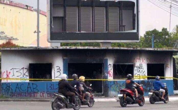 pos polisi hangus Serang