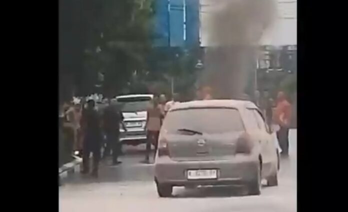 Mobil Terbakar