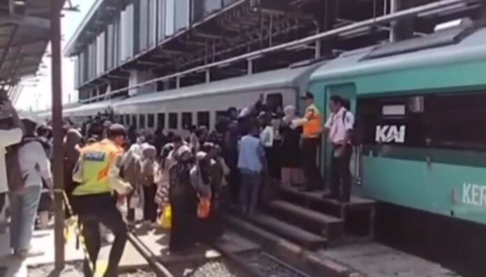 Kereta Khusus Petani Pedagang