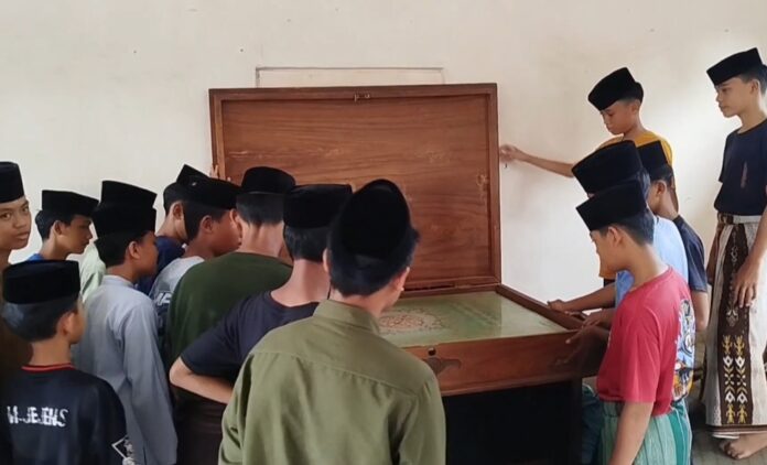 Al Qur'an Raksasa