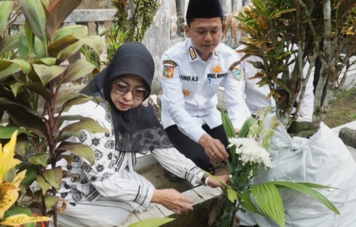 Bupati Dewi