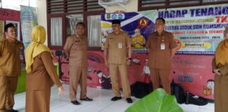 Pantau TKA di SDN Sumampir, Plt Sekda Cilegon Pastikan Tes Siswa Kelas VI Berjalan Lancar Plt Sekda Cilegon Ahmad Aziz