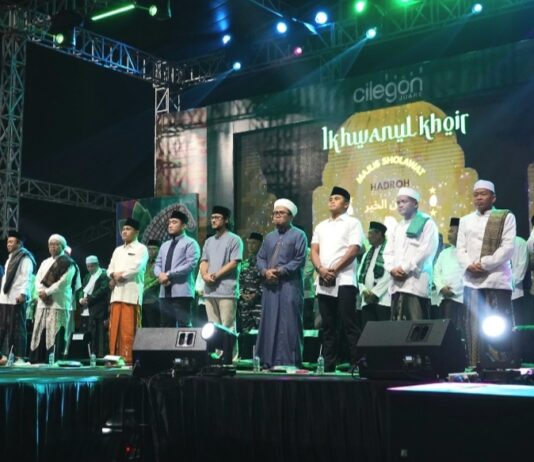 HUT ke-27 Cilegon, Ribuan Warga Padati Alun-Alun Ikuti Istighosah dan Doa Bersama Istighosah