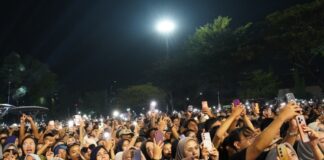 Lautan Manusia di Cilegon Expo! Denny Caknan Bikin Ribuan Warga Histeris Konser HUT Cilegon