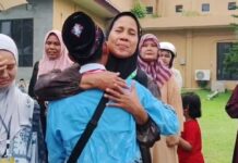 Tangis Haru di Bawah Hujan! 385 Jemaah Haji Cilegon Dilepas, Siap Berangkat ke Tanah Suci Jemaah Haji Cilegon