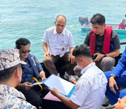 Sempat Hilang Kontak dan Hanyut ke Malaysia, Dua Nelayan Batam Berhasil Diselamatkan Evakuasi Nelayan Batam