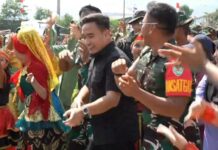 Ribuan Warga Menari ‘Kicau Mania’ di Penutupan TMMD Cilegon, Jalan Baru Jadi Kebanggaan Tarian Kicau Mania