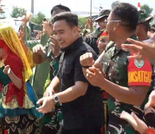 Ribuan Warga Menari ‘Kicau Mania’ di Penutupan TMMD Cilegon, Jalan Baru Jadi Kebanggaan Tarian Kicau Mania
