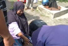 Diduga Kelelahan Antre Bansos, Seorang Ibu di Cilegon Pingsan saat Tunggu Pembagian Beras Pingsan