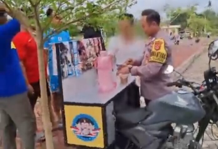 Polisi Jual Kopi