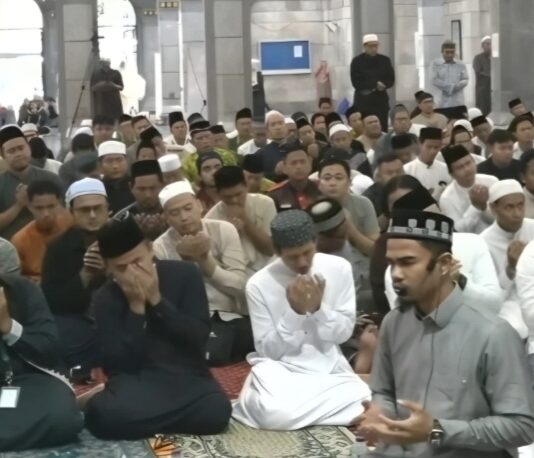 Subuh Akbar Berhadiah Umroh di Masjid Agung Cilegon Dipadati 1.500 Jamaah Jemaah Haji Cilegon