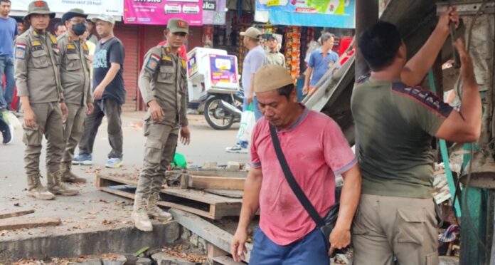 Pembongkaran Lapak