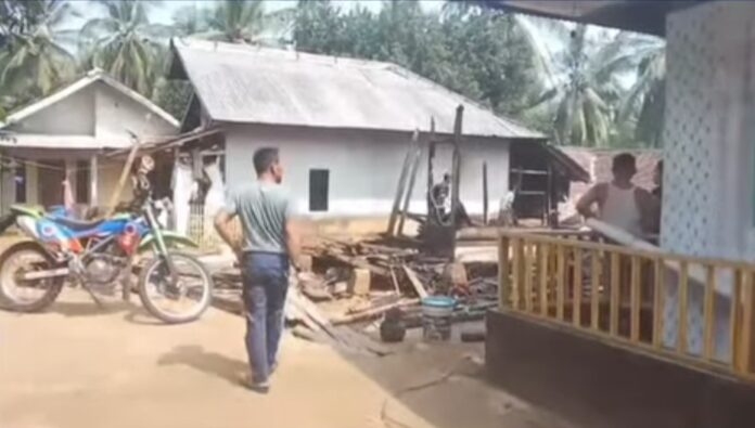 Rumah Terbakar