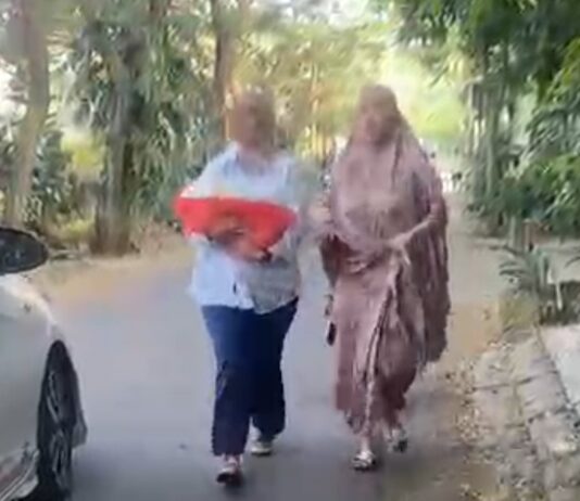 Heboh! Bayi Perempuan Ditemukan Terbungkus Plastik di Tepi Sungai Perumahan Cilegon, Mulut Tertutup Plester Penemuan Bayi