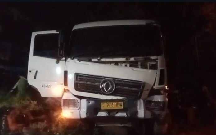 Truk Terguling