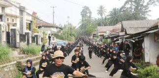 Heboh! Lebih dari 2.000 Warga Padati Gladi Festival Ciomas Ngabring 2026, Lampion Hiasi Langit Malam persiapan menuju festival budaya