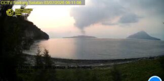Gunung Anak Krakatau Makin Mengkhawatirkan! Status Naik Jadi Siaga, Sinar Api Masih Terlihat dari Kawah Gunung Anak Krakatau