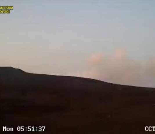Gunung Anak Krakatau Masih Siaga, BMKG Keluarkan Peringatan Hujan Lebat dan Gelombang Tinggi di Banten Anak Krakatau