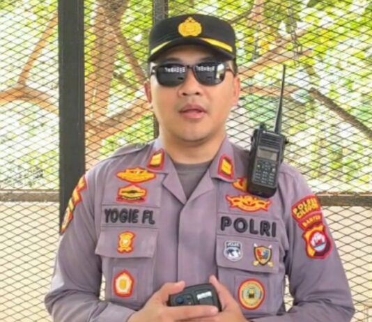 Libur Pantai Tetap Ramai, Polisi Ingatkan Wisatawan Waspadai Aktivitas Gunung Anak Krakatau Kasat Pam Obvit Polres Cilegon, Iptu Yogie Fahrisal