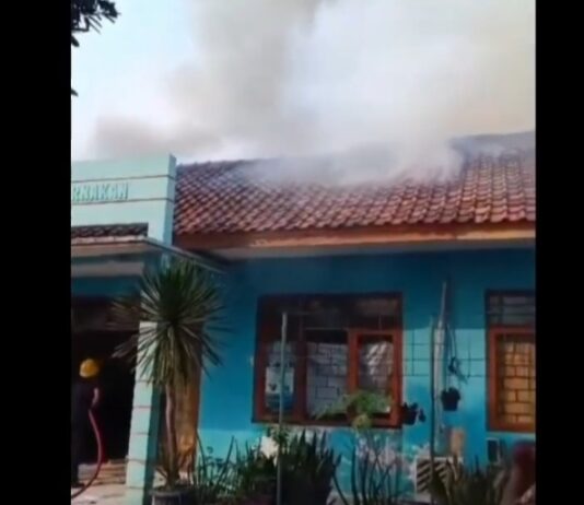 Gudang DKPP Cilegon Terbakar, Puluhan Alat Pertanian Hangus dan Kerugian Ditaksir Ratusan Juta Kebakaran Cilegon