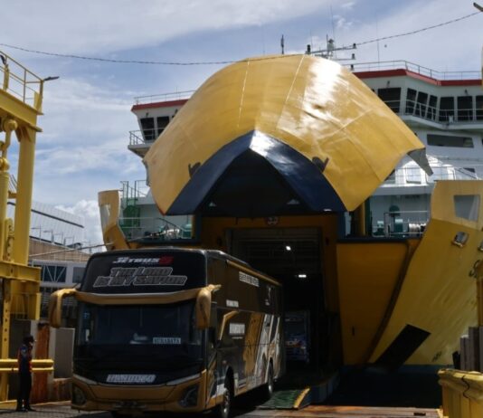 Libur Sekolah, ASDP Layani 2,05 Juta Penumpang, Penyeberangan Merak-Bakauheni Tetap Lancar Pelabuhan Merak