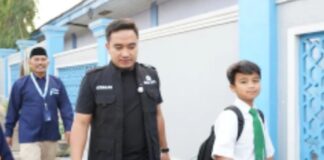 Hari Pertama Sekolah, Wali Kota Robinsar Ajak Para Ayah Antar Anak Demi Dukung Pendidikan Wali Kota Cilegon Robinsar