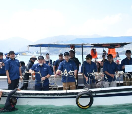 Pelindo Banten Tanam 225 Terumbu Karang di Pulau Merak Besar, Dukung Ekosistem Laut dan Nelayan Jajaran PT Pelindo Regional 2 Banten bersama LAZ