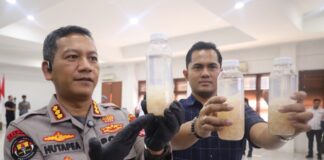 Polres Cilegon Gagalkan Penyelundupan 50 Ribu Benih Lobster di Merak, Negara Selamatkan Rp7,5 Miliar Kabid Humas Polda Banten Kombes Pol. Maruli Ahiles Hutapea