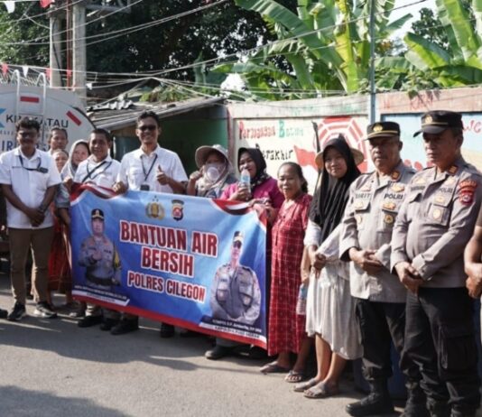 Polres Cilegon dan PT KTI Salurkan 13.000 Liter Air Bersih untuk Warga Terdampak Kekeringan Air Bersih