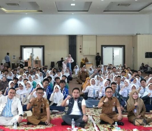 Robinsar Siapkan SD-SMP Swasta Gratis, Anak Cilegon Dijanjikan Tak Putus Sekolah Lagi Robinsar