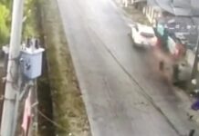 Ayah dan Anak Tewas Seketika Ditabrak Minibus di Merak, Detik-detik Kecelakaan Terekam CCTV Laka Lantas Cilegon