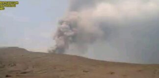 Gunung Anak Krakatau Kembali Erupsi, Kolom Abu 250 Meter Membumbung! Wisatawan Dilarang Mendekat Gunung Anak Krakatau